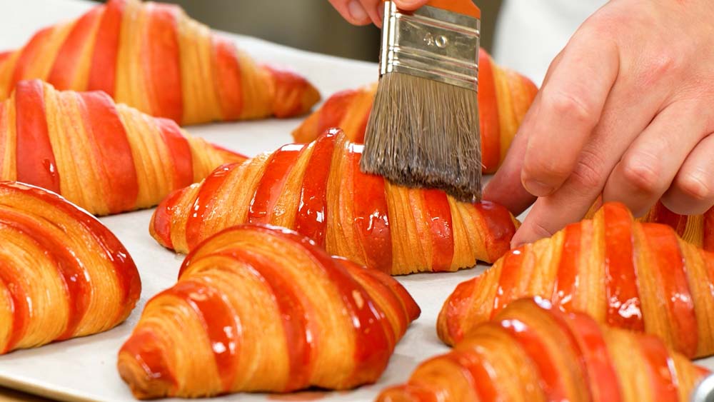 Croissant with raspberry compote