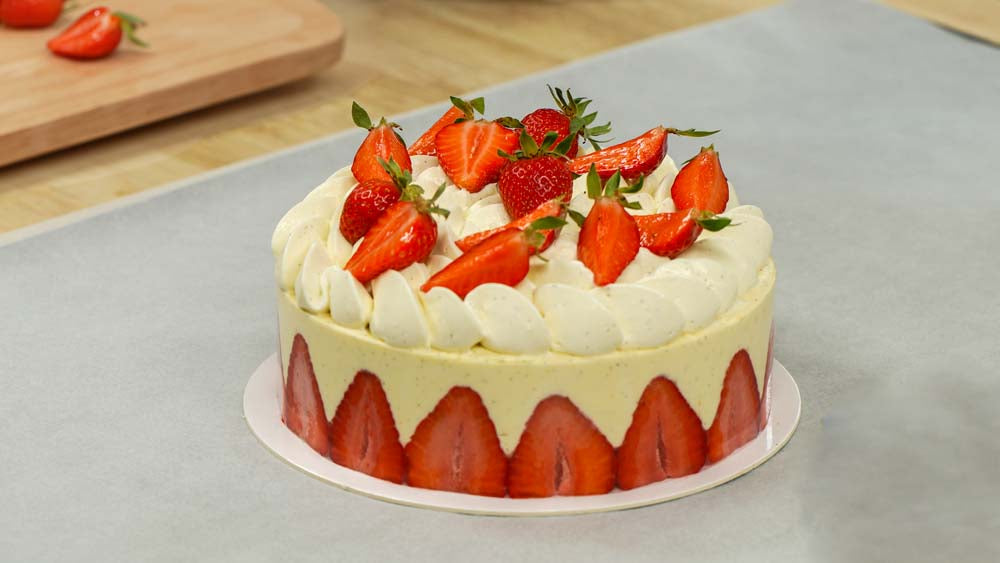 Fraizier (French Strawberry Cake)